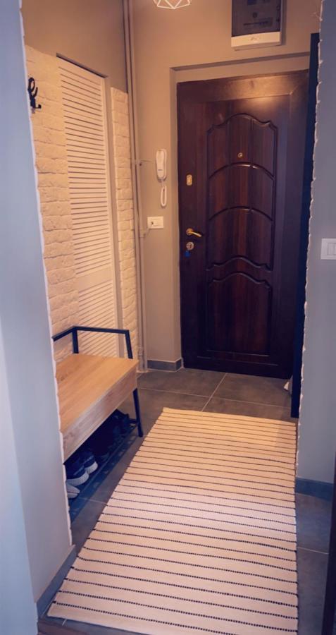 Lovely 2 Rooms Apartment In The Center Of The City Bucharest Exterior photo