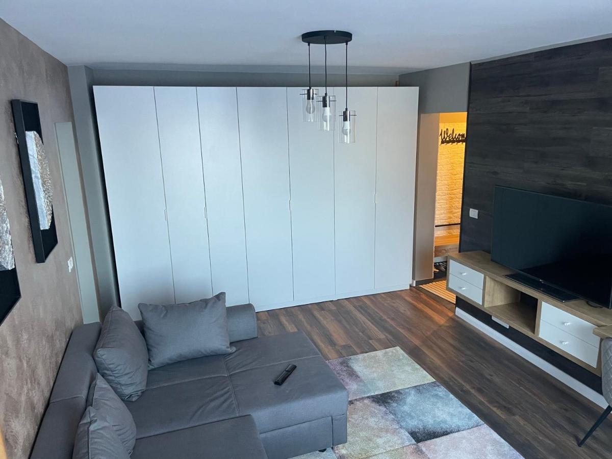Lovely 2 Rooms Apartment In The Center Of The City Bucharest Exterior photo