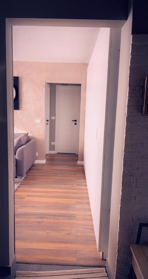Lovely 2 Rooms Apartment In The Center Of The City Bucharest Exterior photo